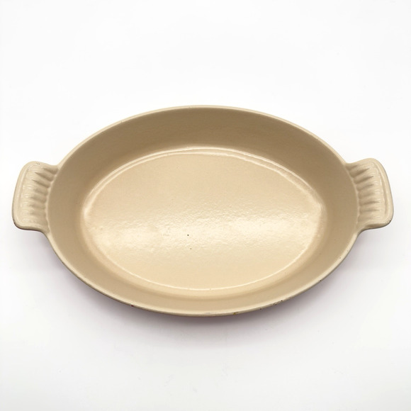 Le Creuset Red Au Gratin Casserole Dish #24 11" x 7"x 2" - Picture 2 of 9